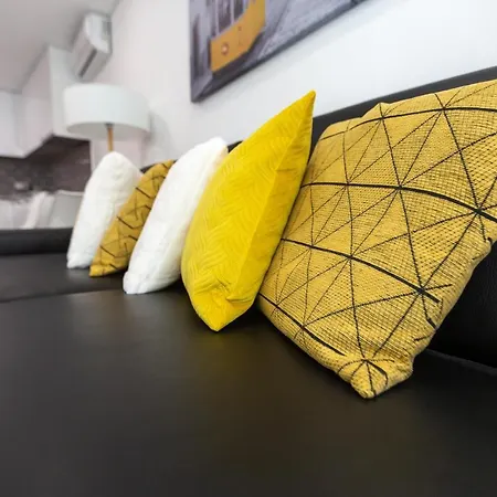 Nell&and&jess Guest house