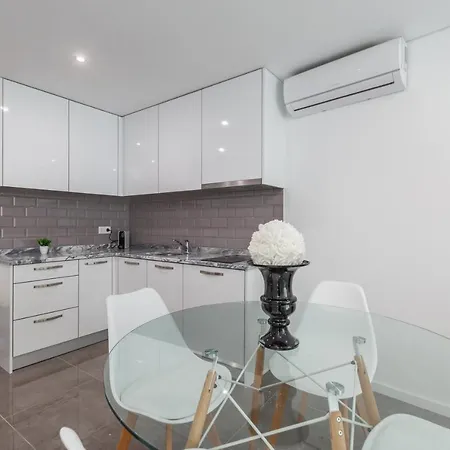 Nell&and&jess Espinho