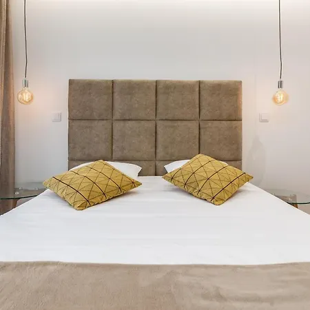 Nell&and&jess Vendégház