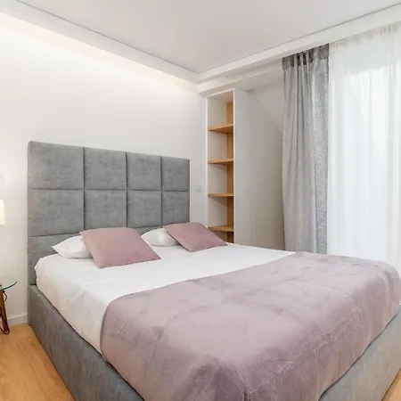 Nell&and&jess Espinho