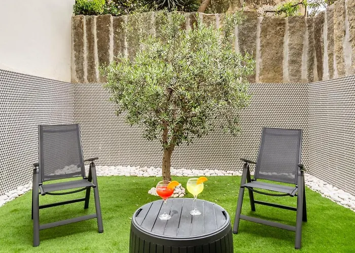 Nell&and&jess Guest house Espinho (Aveiro)