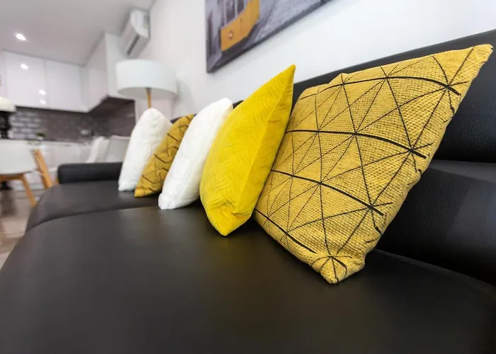 Nell&and&jess Guest house