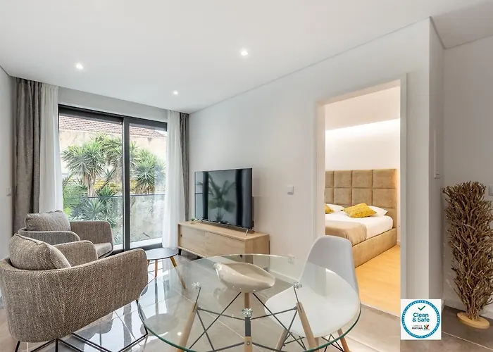 Nell&and&jess Guest house