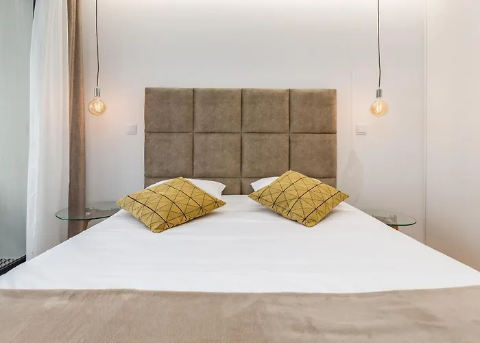 Nell&and&jess Guest house