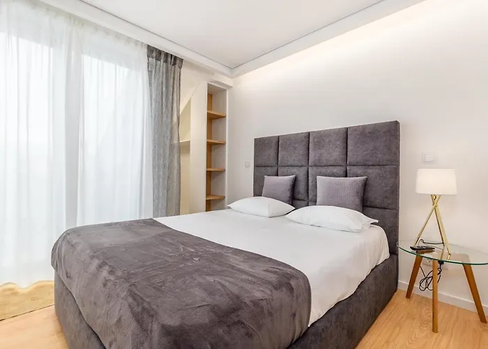 Nell&and&jess 4* Espinho (Aveiro)