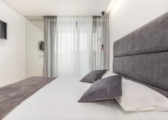 Nell&and&jess Guest house Espinho (Aveiro)