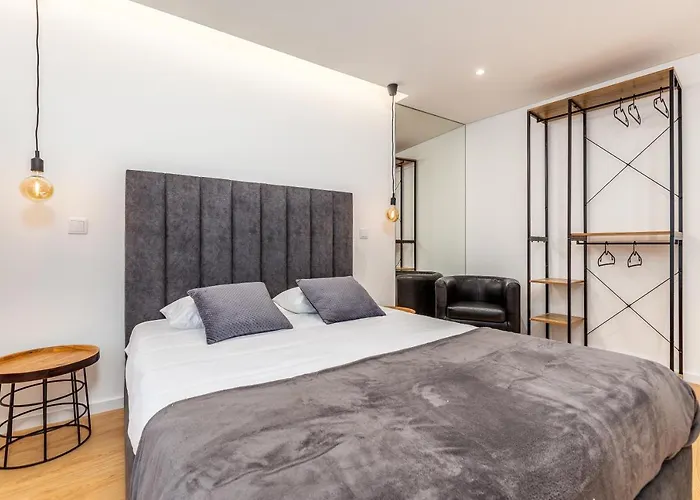 Nell&and&jess Guest house 4*